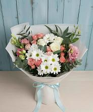 Букет цветов из:  Розы, Лизиантусы и Хризантемы в Миасское