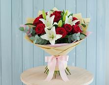 Букет цветов из:  Лилии и Розы в Миасское