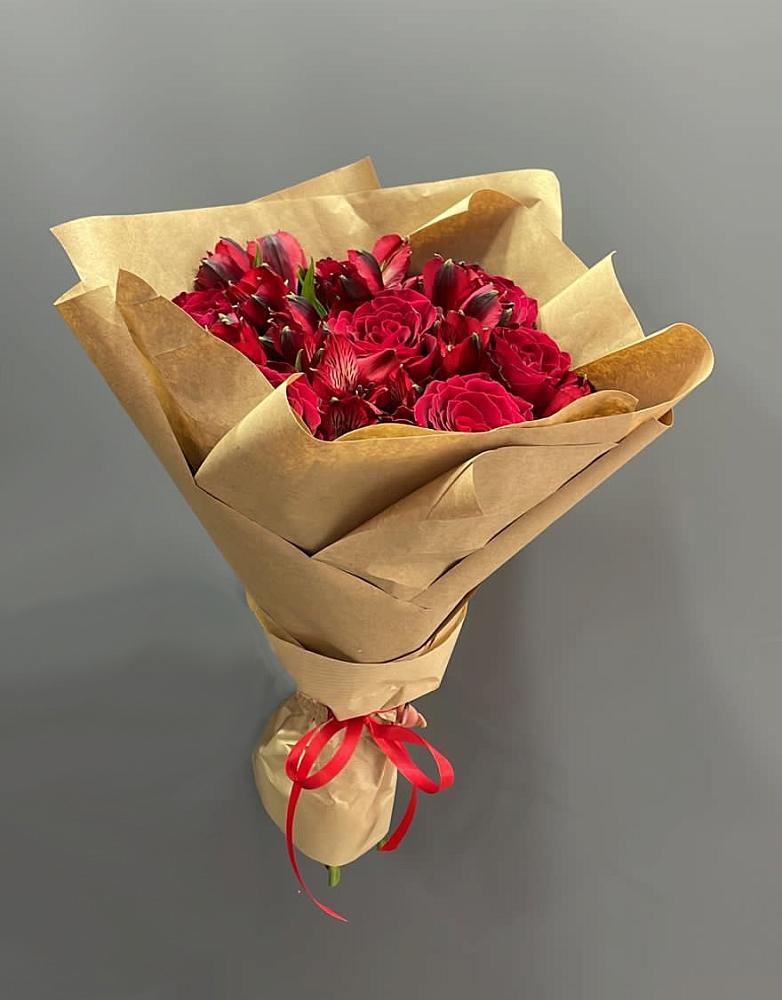 Букет цветов из: Альстромерии и Розы в Миасское