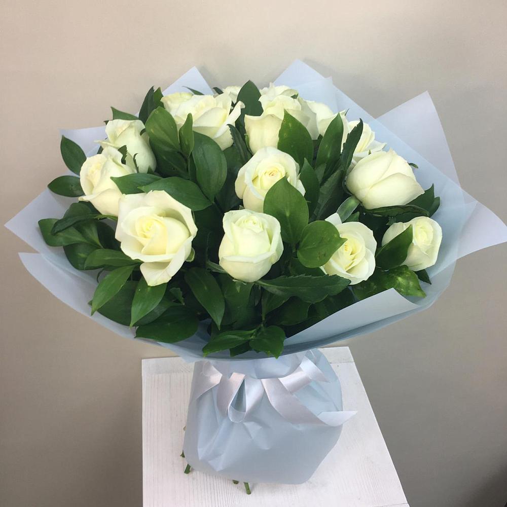 Букет 15 Белых роз Проуд в Миасское