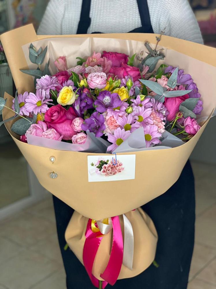 Букет цветов из: Хризантемы, Гвоздики и Альстромерии в Миасское