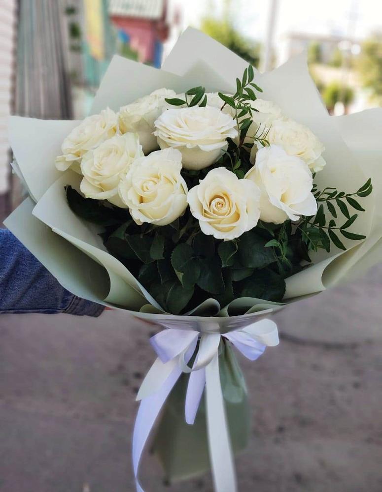 Букет Белые розы Проуд в Миасское