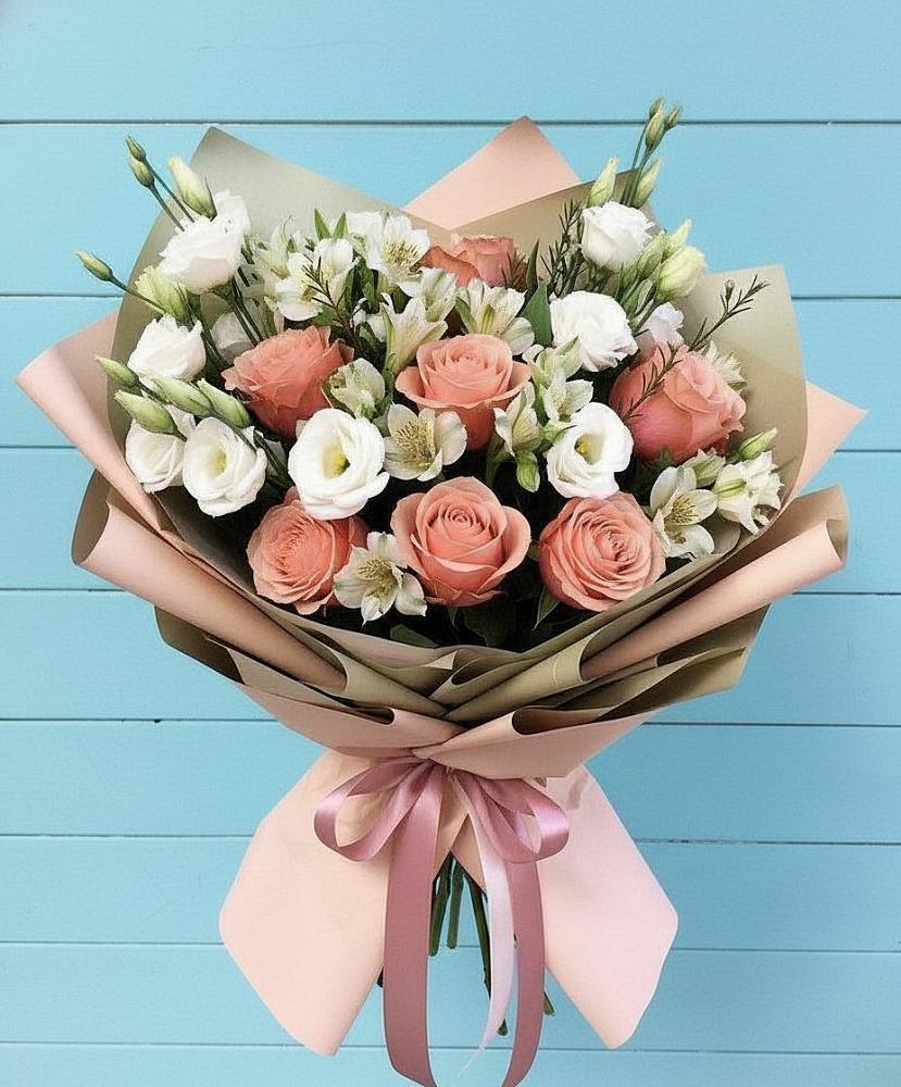 Букет цветов из: Розы, Альстромерии и Лизиантусы в Миасское