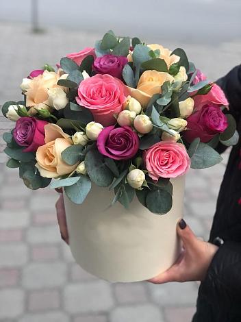 Цветочная композиция из Розы в шляпной коробке в Миасское