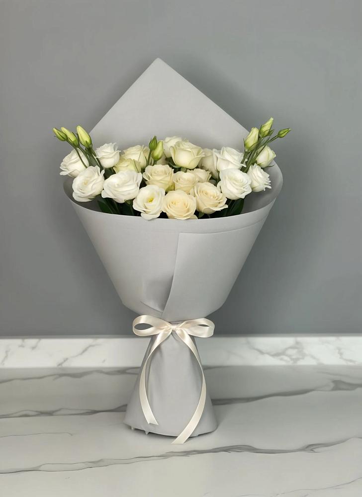 Букет цветов из: Розы и Лизиантусы в Миасское