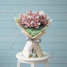 Букет цветов из:  Орхидеи и Розы в Миасское