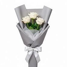 Букет 3 белые розы в Миасское