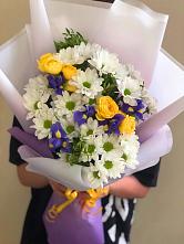 Букет цветов из:  Ирисы, Хризантемы и Розы #REPLACE_PRED# Миасское