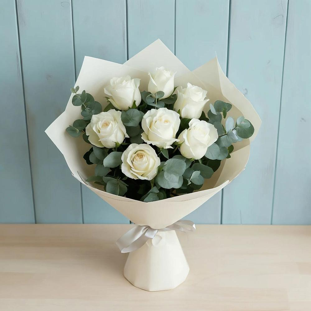 Букет Белые розы в Эвкалипте в Миасское
