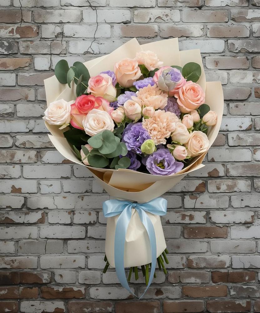 Букет цветов из: Розы, Лизиантусы и Гвоздики в Миасское