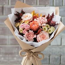 Букет цветов из:  Гвоздики, Хризантемы и Розы в Миасское