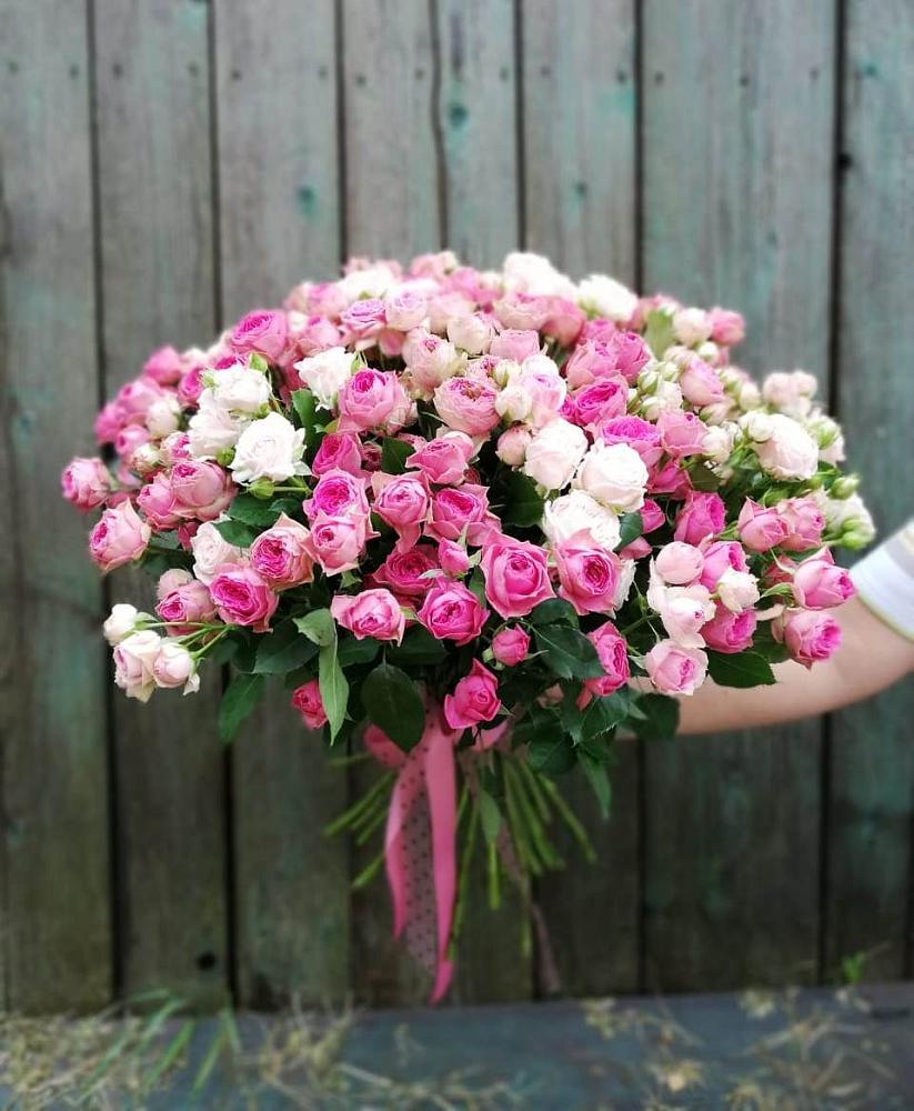 Букет Розовые кустовые розы Натали и Лав Лидия в Миасское