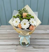 Букет цветов из:  Герберы, Розы и Хризантемы в Миасское