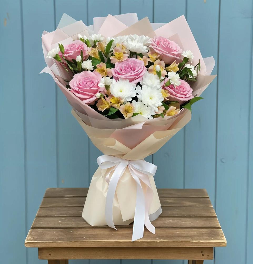 Букет цветов из: Гвоздики, Орхидеи и Розы в Миасское