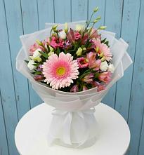 Букет цветов из:  Герберы, Альстромерии и Лизиантусы в Миасское