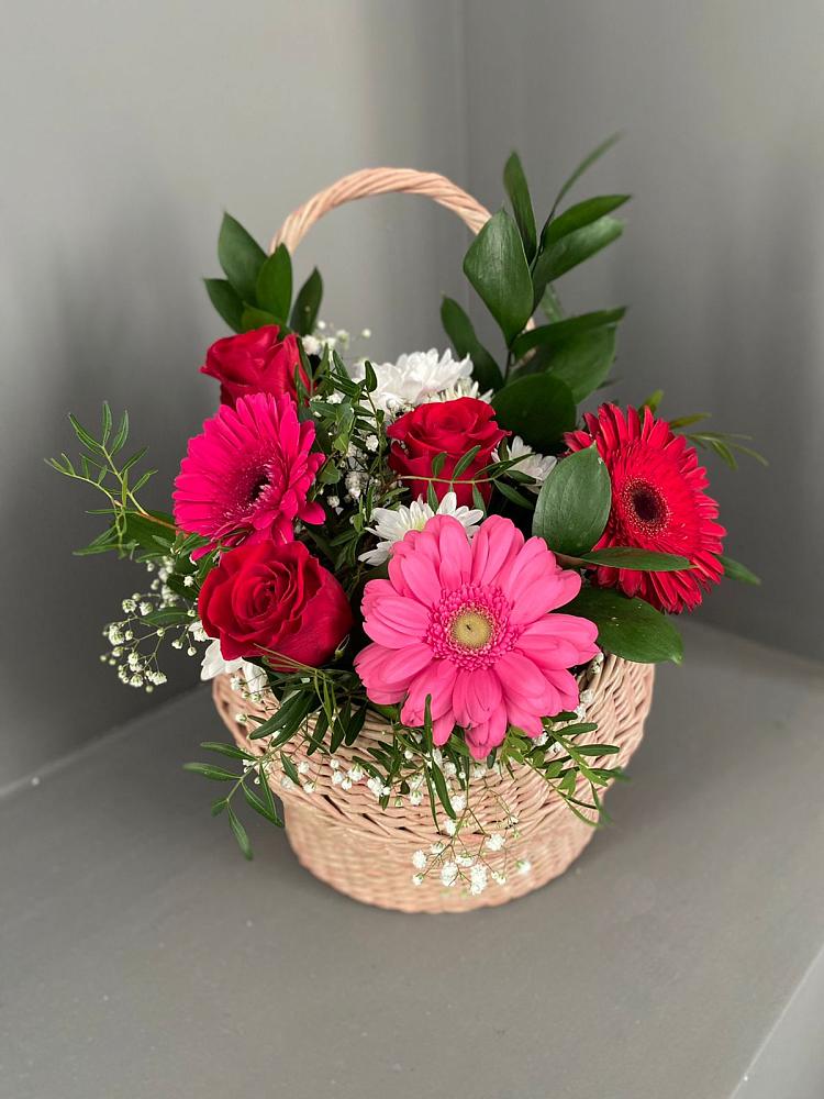 Цветочная композиция из Розы, Хризантемы и Герберы в корзине в Миасское
