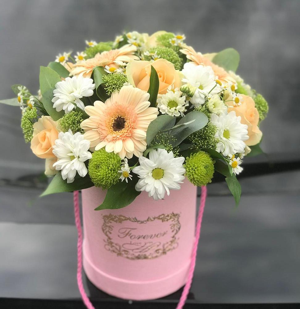 Цветочная композиция из Розы, Герберы и Хризантемы в шляпной коробке в Миасское