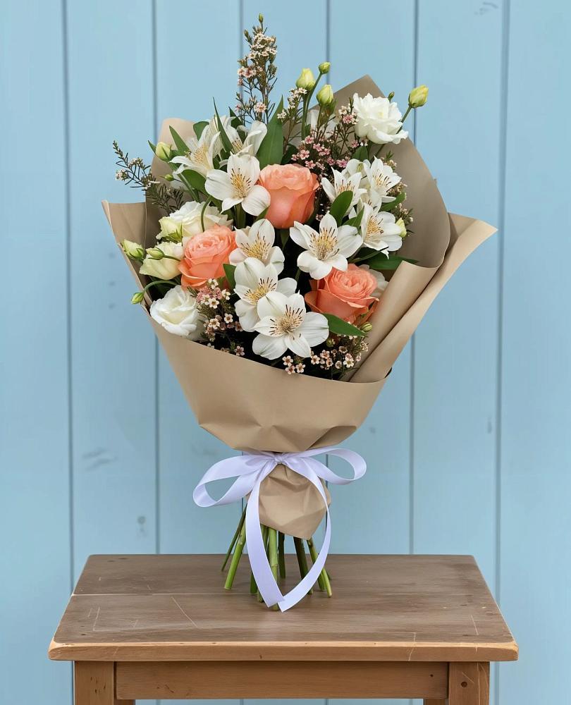 Букет цветов из: Альстромерии, Лизиантусы, Розы и Хризантемы в Миасское
