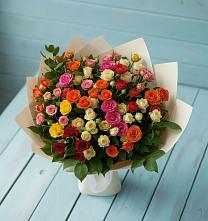 Букет Микс из разноцветных кустовых роз в Миасское
